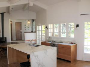 Maisons de vacances Welcoming holiday home in Tourtour with private pool : photos des chambres