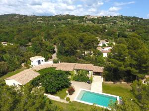 Maisons de vacances Welcoming holiday home in Tourtour with private pool : photos des chambres