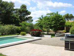 Maisons de vacances Welcoming holiday home in Tourtour with private pool : photos des chambres