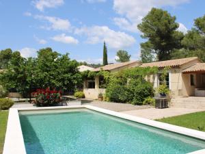 Welcoming holiday home in Tourtour with private pool