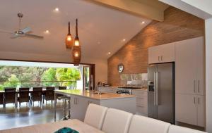 Sunshine Beach Retreat, Pool, Backyard