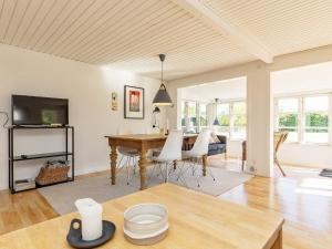 6 person holiday home in Karrebæksminde-By Traum