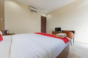 RedDoorz Syariah near Alun-Alun Pelabuhan Ratu