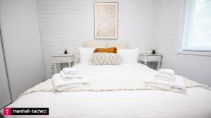 Marlin Waters Unit 1 walk to beach and river Bermagui Linen Provided