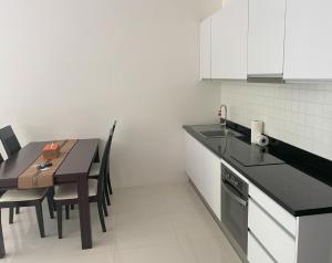 Spacious apartment Kamala Falls by Lofty