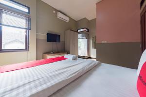 RedDoorz Syariah near Politeknik Negeri Bandung Campus