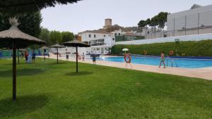 Casa Béjar, Tranquila casa con chimenea, patios, junto a la piscina