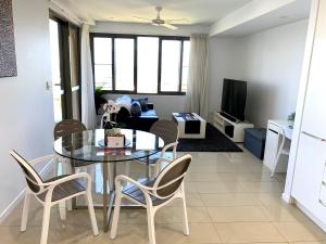 Serenity Peary - Executive 1brm at Darwin Waterfront with Sea Views