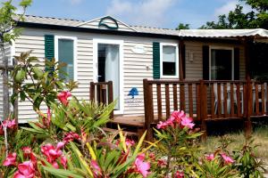 Campings Mobilhome «des Salines» * 6 personnes *3 Chambres : photos des chambres