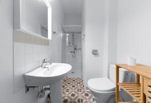 Appart'hotels Residence Bains Callou situee face aux thermes : Studio avec Vue sur Jardin