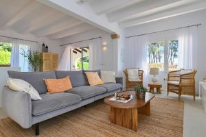 Los Jazmines by Aguilarent