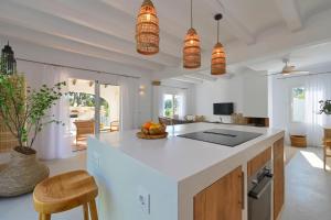 Los Jazmines by Aguilarent