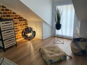 Le Grenier de la Tour dAuvergne CV