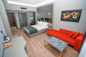 216 Ruby Suite