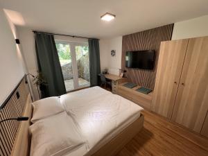 Superior Double Room room in Prenočišča Mraz