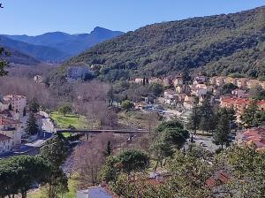 Appartements T3 au calme au 2eme etage sans ascenseur avec vue sur les montagnes : photos des chambres