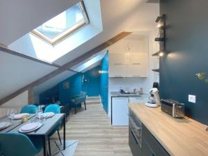 Le Grenier de la Tour dAuvergne CV