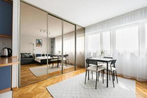 Uniwersytet Medyczny Park Studio by BookingHost