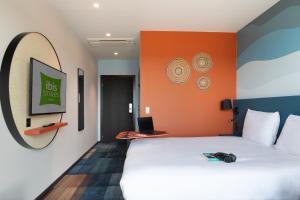 Hotels Ibis Styles Miramas : photos des chambres