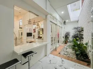 Sakura Guest House by The Lavana - 谏义里