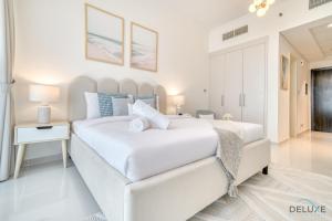 Opulent Studio at Carson C DAMAC Hills Dubailand by Deluxe Holiday Homes