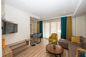 Family Suite with Kitchenette room in The Marions Suite