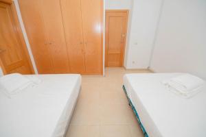 For You Rentals Hermoso apartamento TEMPORAL Plaza Zerolo - Chueca - Madrid DIN131F