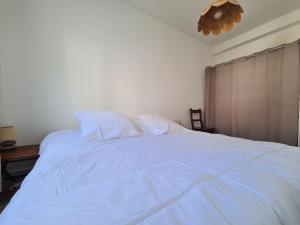 Détente et vue sur le port au Pouliguen