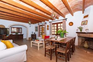 Els Gorgs by Sealand Villas