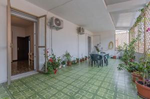 GuestHost - Cagliari Comfy Apartment with Terrace & Netflix!