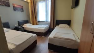 Standard Triple Room room in Hotel Torun
