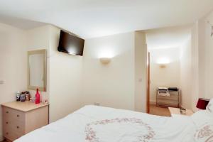 Spacious 2 bed 2 bath Kings Cross Apartment