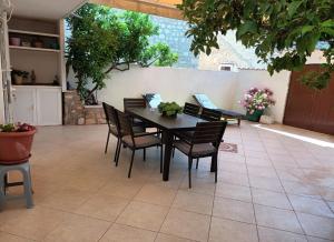 Charming 4* apartment in Supetars old center