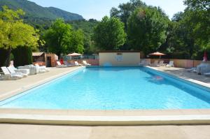 Campings Camping Hotel Les Rives du Loup : photos des chambres