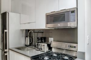 West Village 1br w high ceilings skylight wd NYC-1172