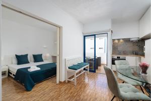 Praia da Rocha Apartment by LovelyStay