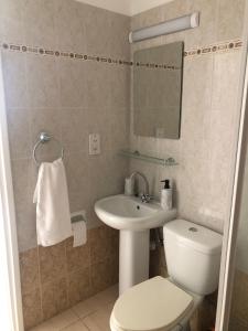 Paros Gardens, Universal Paphos