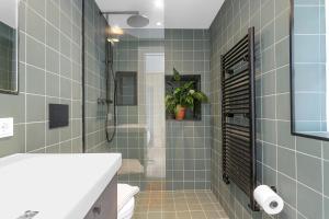 Cozy Downtown Apartment