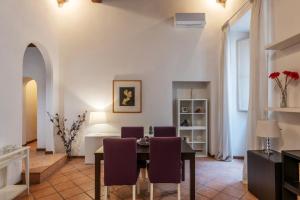 GuestHost - Pantheon Charming Apartment