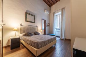 GuestHost - Pantheon Charming Apartment