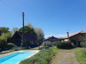 Maisons de vacances Charmant gite de campagne isole avec piscine : photos des chambres