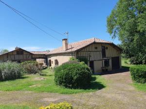 Maisons de vacances Charmant gite de campagne isole avec piscine : photos des chambres