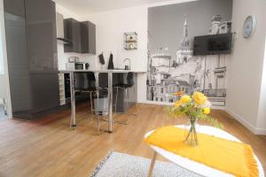 Appartements Le Pastel - grand studio renove : photos des chambres