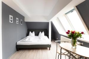 Apartment room in Hotel Astoria am Urachplatz