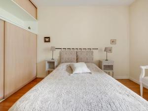 Maisons de vacances Charming cottage in Prayssac with private pool : photos des chambres