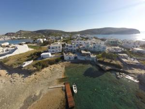 Apollon Rooms Milos Greece