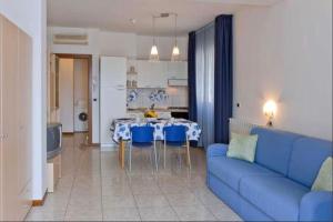 Piazza principale angolo con il Lungomare