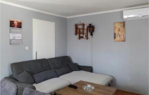 Awesome Apartment In Unije With Wifi And 3 Bedrooms