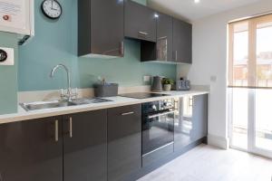 Cosy one bedroom apartments with free evening parking