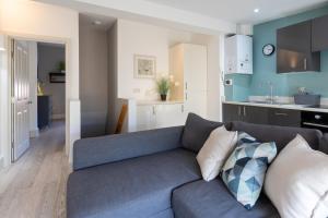 Cosy one bedroom apartments with free evening parking